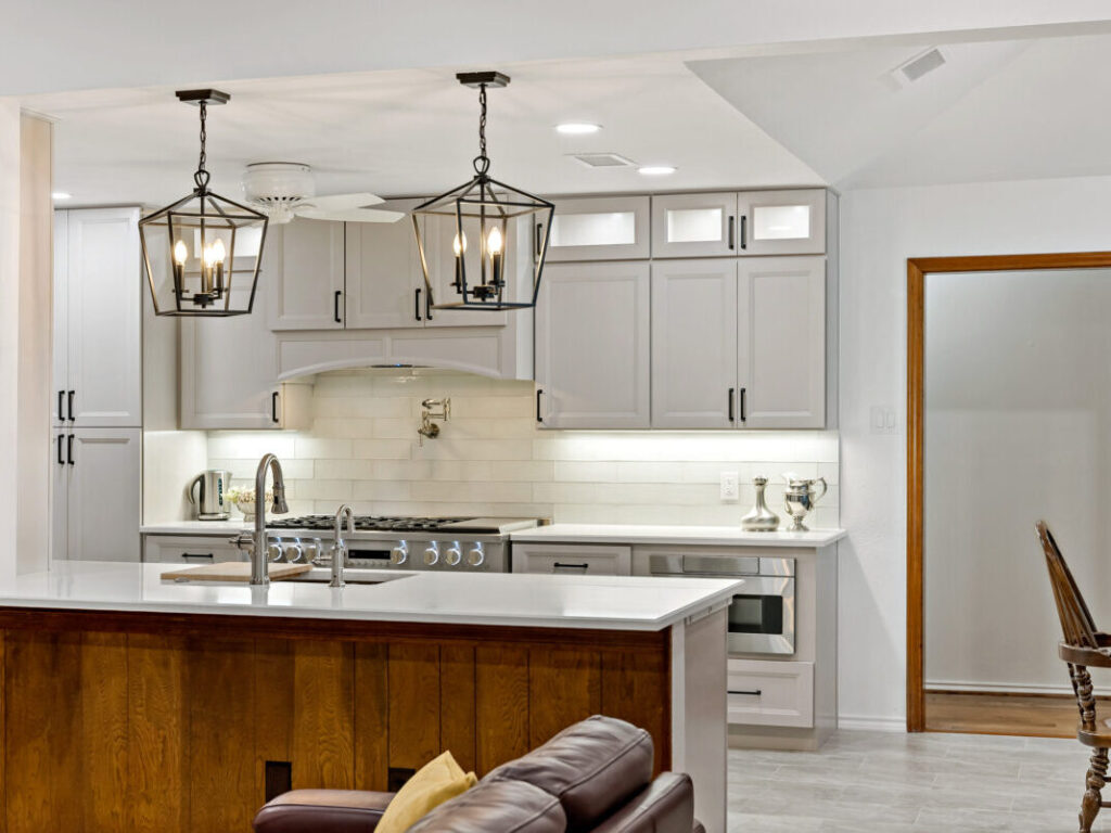 Incorporating a Kitchen Island into Your Remodel